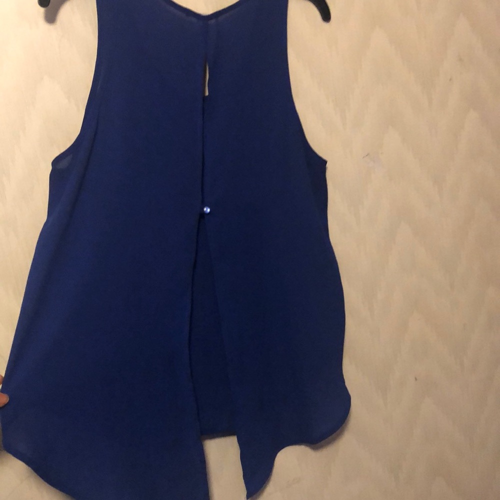 MAKE AN OFFER ❗️Sleeveless open back top